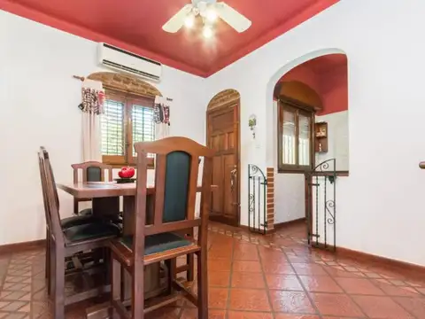 Casa 5 ambientes con 1 baño