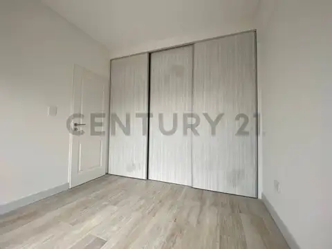 VENTA DEPARTAMENTO DOS AMBIENTES CON BALCON LANUSITA