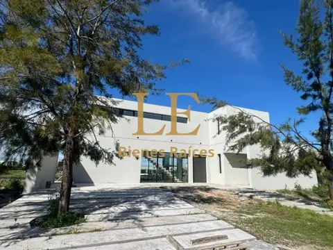 VENTA DE CASA EN EL NAUDIR AL RIO