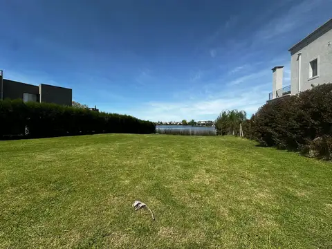 Terreno en Venta de 827,0 m2