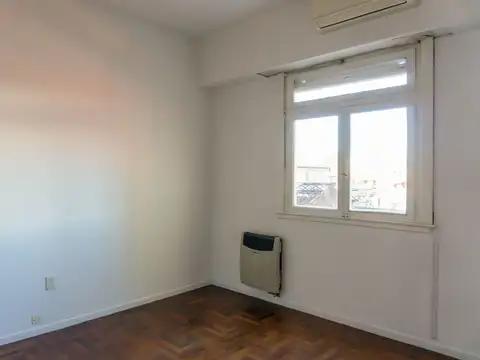 Depto Tipo Casa en Venta en Chacarita, USD 156.000