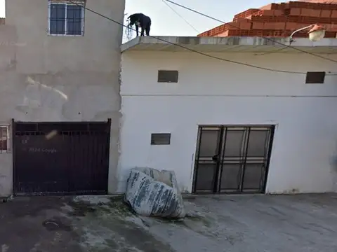 VIVIENDA  MULTIFAMILIAR CON SALON
