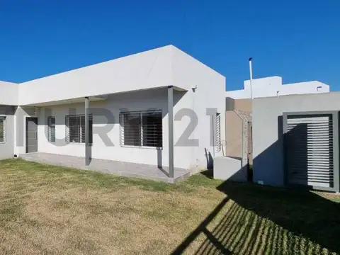 508 y 5 - CASA A ESTRENAR EN VILLA CASTELLS - DON JULIAN