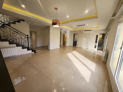 Venta Casa 3 dorm, Bº Comahue Golf Club, Neuquen