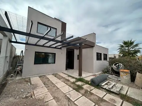 Casa Estrenar Portillo de Paso, 4 Dorm, 4 Baños, Cochera Doble, Calefacción Centrl