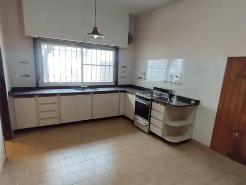 Depto Tipo Casa en Venta en Villa Luzuriaga, USD 89.000