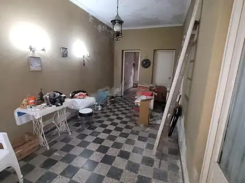 CASA EN VENTA A RECICLAR EN BARRIO ABASTO