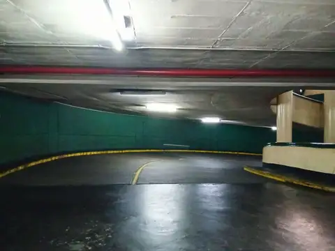 VENTA Cochera fija y cubierta - Alto Palermo