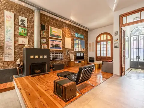 EXCELENTE CASA - VENTA - 5 AMBIENTES - SUITE - TERRAZA - PATIO - PARRILLA - COLEGIALES