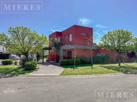 Casa 6 ambientes con 3 baños