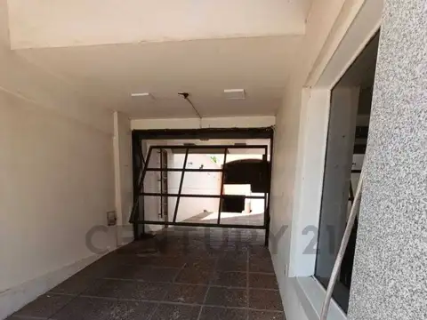 Sarmiento 200, Piso 0