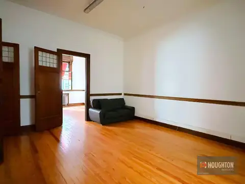 Oficina de 105m2 en ALQUILER en MICROCENTRO.