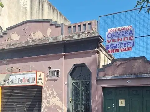Casa p/ reciclar sobre av. Olivera C/ garage y local 