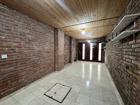 Casa 5 ambientes con 1 baño