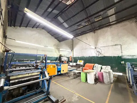 Alquiler Deposito Mixtura 4 Galpón en Parque Patricios 930 mts cub
