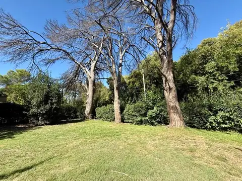 Muy lindo terreno en venta en Manzanares, Pueblo!