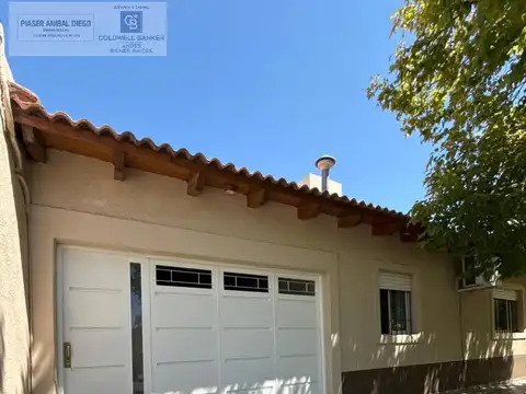Casa en Venta con 3 cocheras