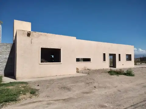 VENTA CASA EN CONSTRUCCION. B° PRIVADO.SANTA LUCIA