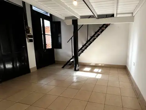 Departamento Monoambiente con Entrepiso en Alquiler en Morón