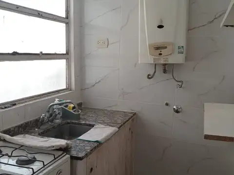 MONOAMBIENTE DIVIDIDO APTO PROFESIONAL Moreno 50