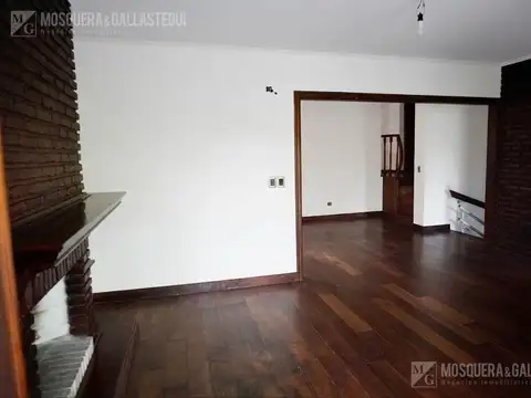 Depto Tipo Casa en Alquiler de 2 dormitorios