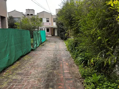 Depto Tipo Casa en Venta en City Bell, USD 105.000