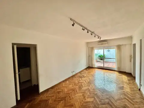 Departamento en alquiler 2 ambientes Balvanera con patio!