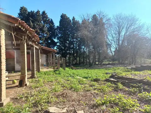 Lote con Casa a Refaccionar - Barrio La Comarca - Exaltacion de la Cruz