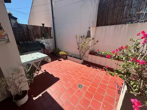 PH 4 ambientes con patio. la Lucila.