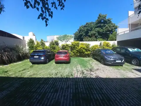 Cochera descubierta en venta en Villa Devoto