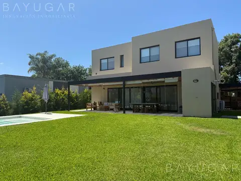 Venta - Casa en Barrio Santa Guadalupe - Pilar