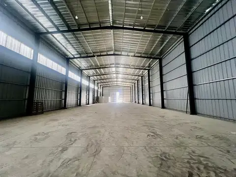 Alquiler Nave Industrial en Polo 52  con oficina