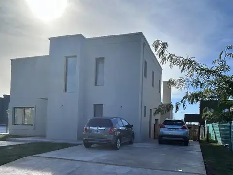 Casa en Alquiler en Puertos, USD 2.000