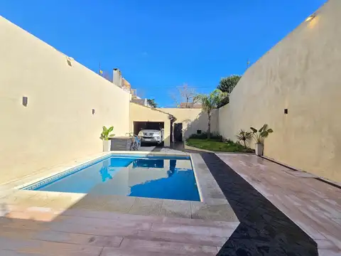 Casa en Venta con 4 cocheras