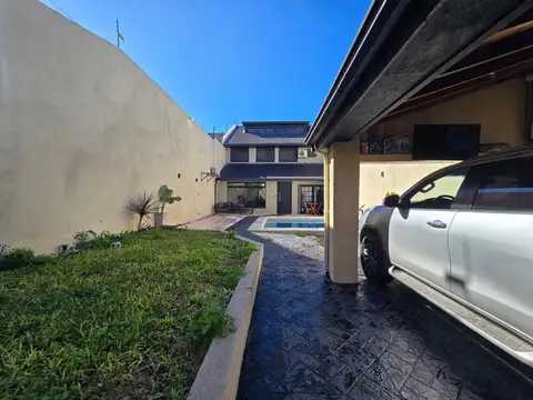 Casa moderna en Venta en Villa Sarmiento
