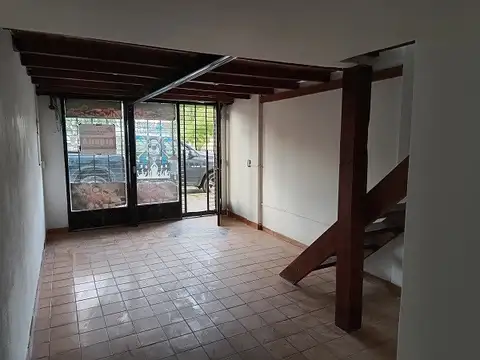 Local en importante zona comercial sobre Av. Costanera -Sup. Total 30m2-