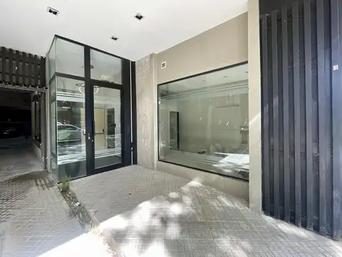 Local comercial en venta a la calle con entrepiso en pleno centro de Rosario