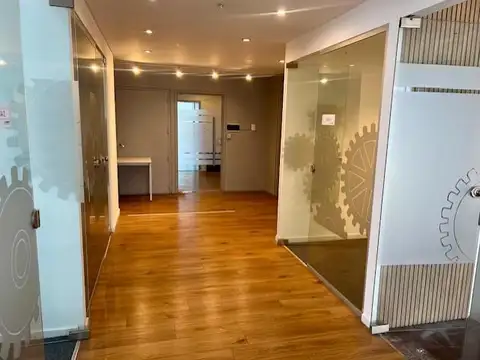 Exclusivo semipiso de oficina en Alquiler, con Balcón y Cochera - Núñez