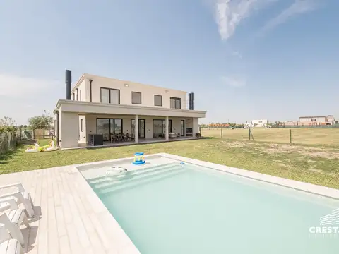 Venta / permuta - Casa 4 dormitorios - Vida Club de Campo Barrio Privado - Funes.