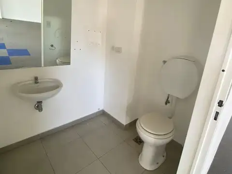 Oficina en Venta con 5 cocheras