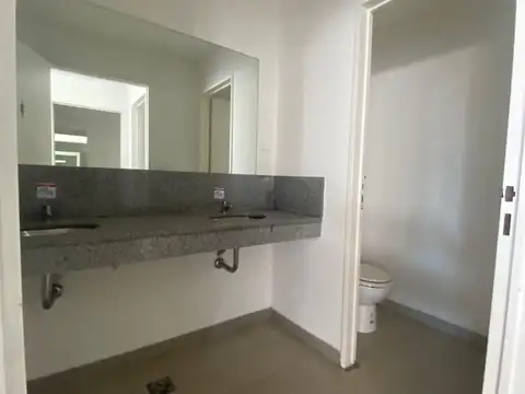 Venezuela 151 , Piso 13