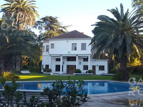 Espectacular mansion de epoca en Monte Grande