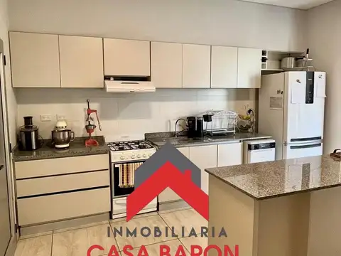 VENTA HERMOSA CASA EN EL CORAZON DE TRES CERRITOS