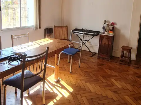 Teniente General Juan Domingo Perón 1600, Piso 1