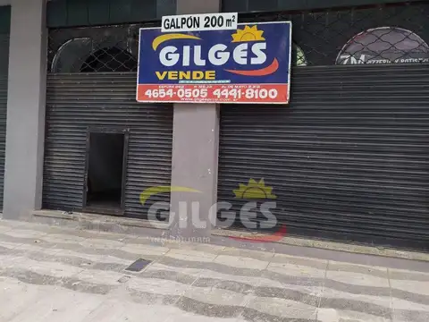 Venta de Galpón 200M² en Ramos Mejia  Buen Estado