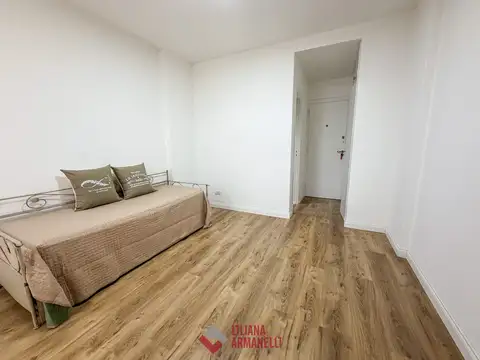 1 AMBIENTE A LA CALLE. PLAZA COLON.