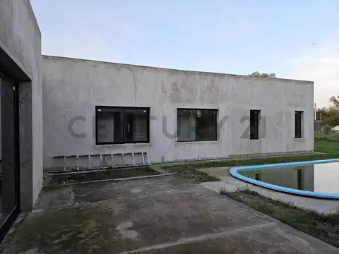 Casa 5 ambientes con 1 baño