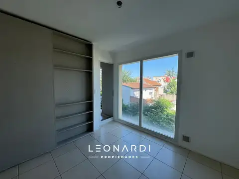 Departamento con cochera en alquiler -  ID 3905