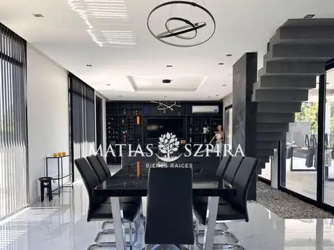 Casa 5 ambientes con 2 baños