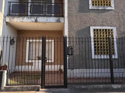 Depto Tipo Casa en Venta 56 años